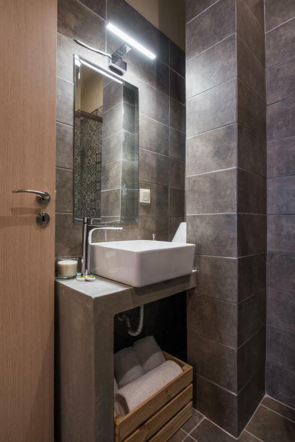 Stone House Near Acropolis - Living Stone Diamond Apartment เอเธนส์ ภายนอก รูปภาพ
