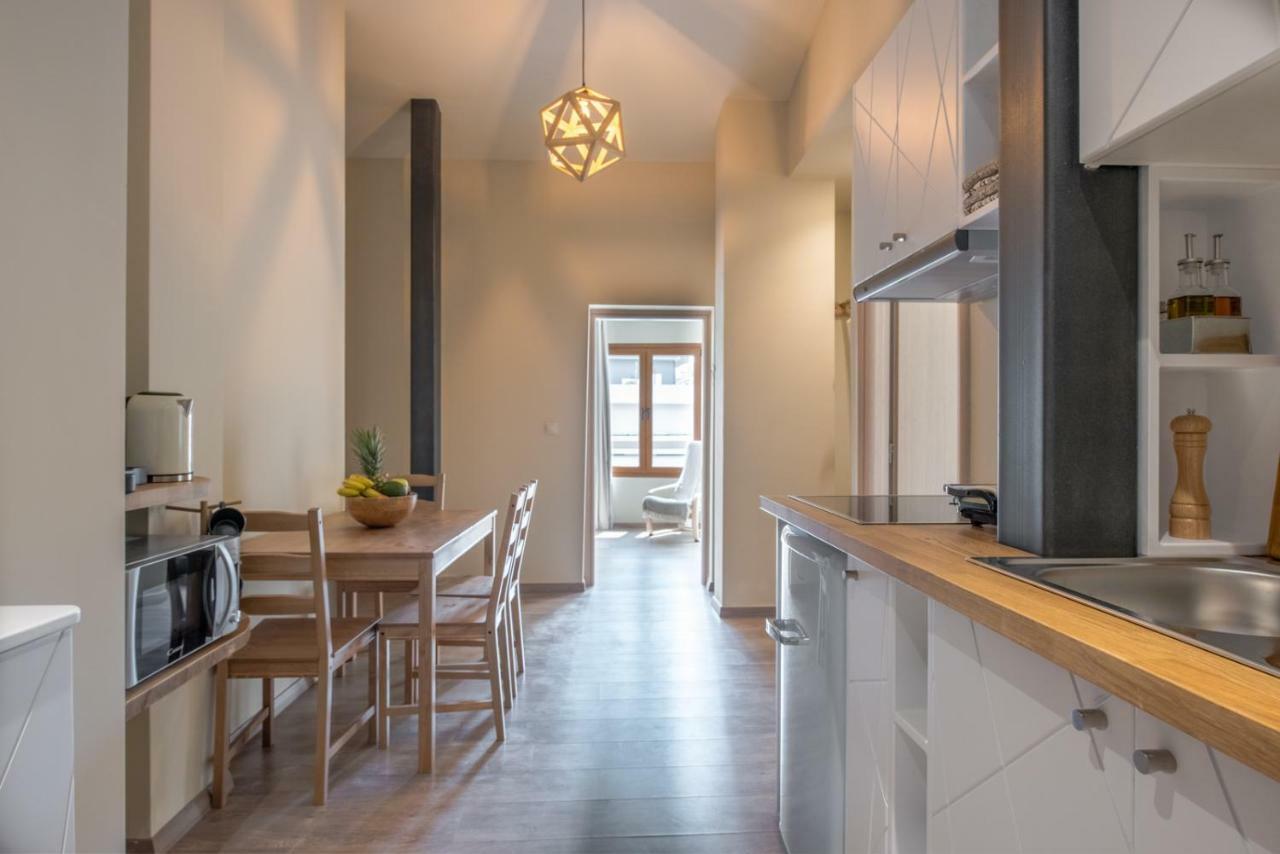 Stone House Near Acropolis - Living Stone Diamond Apartment เอเธนส์ ภายนอก รูปภาพ